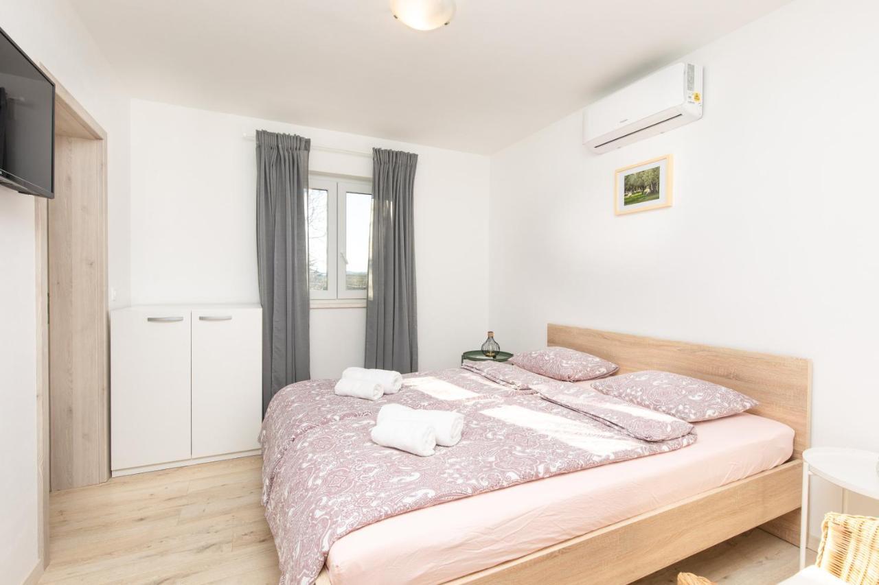 קרק Apartments Brig Perfect Countryside Holiday! מראה חיצוני תמונה